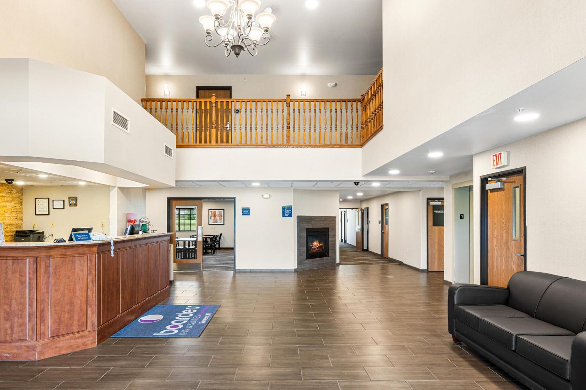 Boarders Inn & Suites By Cobblestone Hotels - Shawano ภายนอก รูปภาพ
