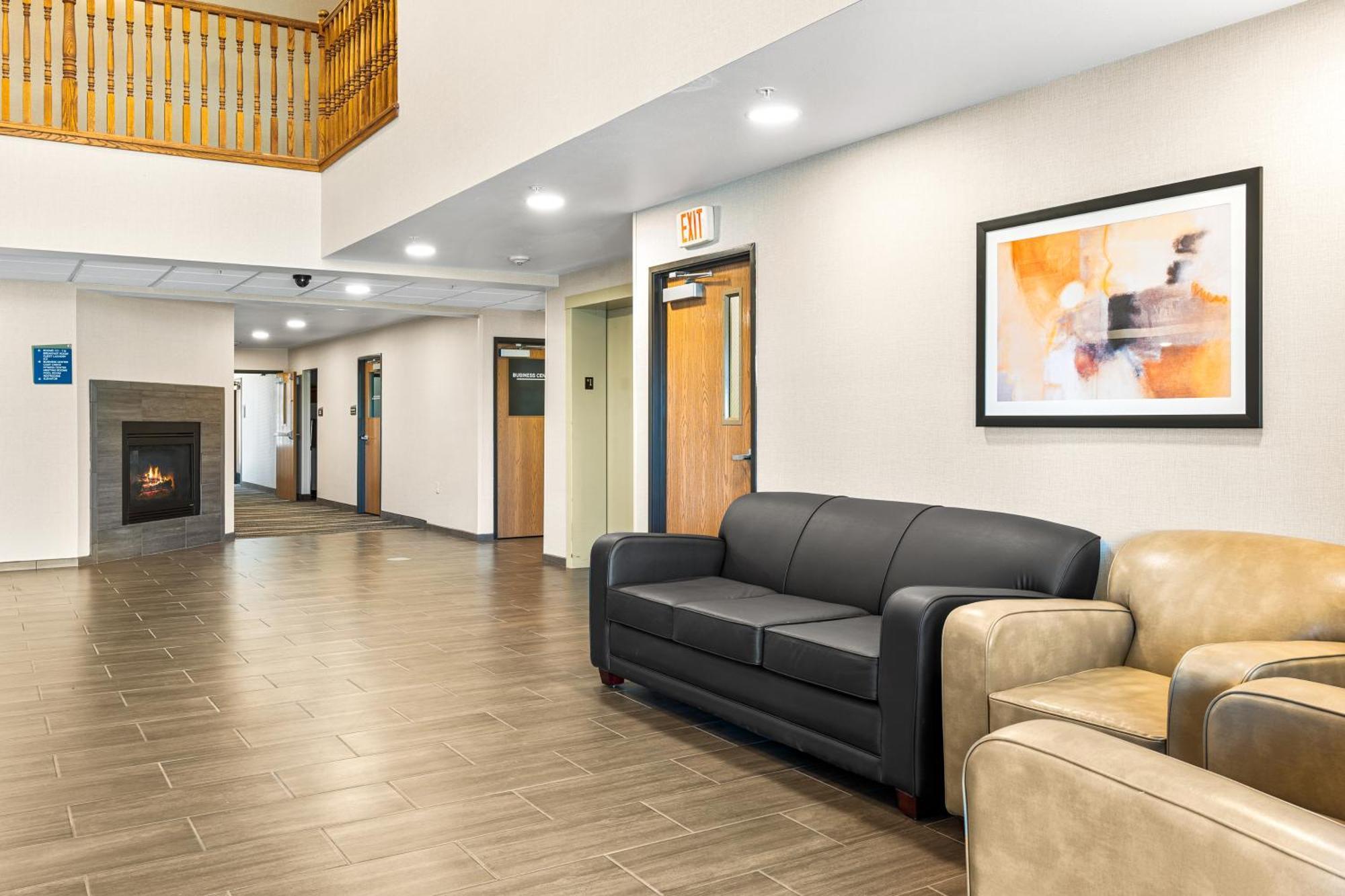 Boarders Inn & Suites By Cobblestone Hotels - Shawano ภายนอก รูปภาพ