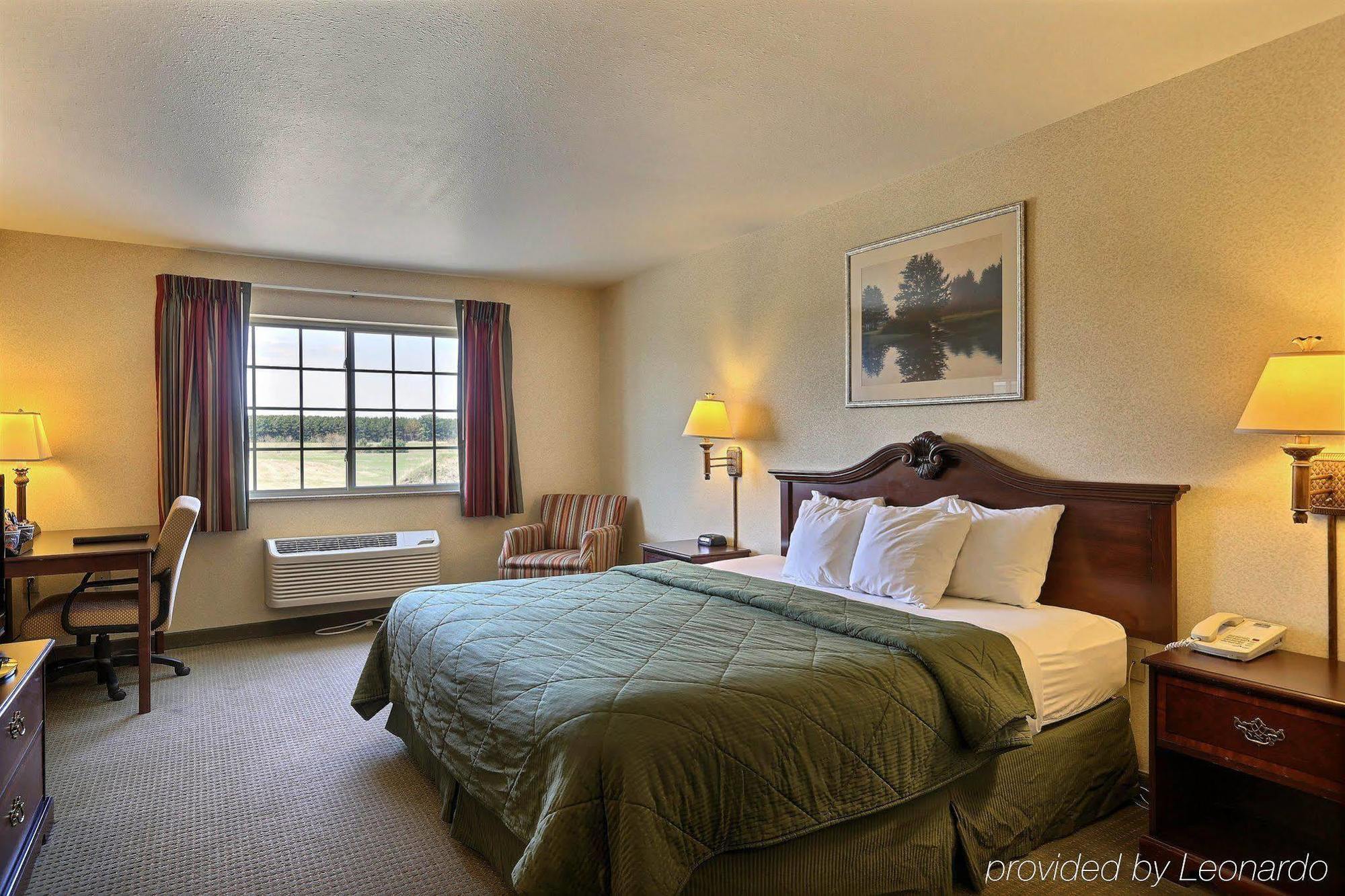 Boarders Inn & Suites By Cobblestone Hotels - Shawano ภายนอก รูปภาพ